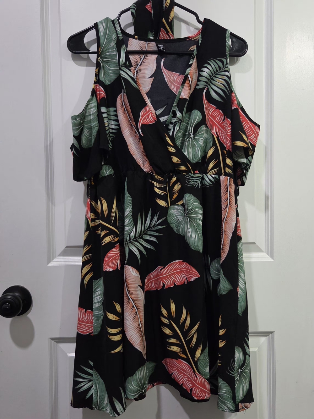 SHEIN Tropical Leaf V-Neck Dress with Belt